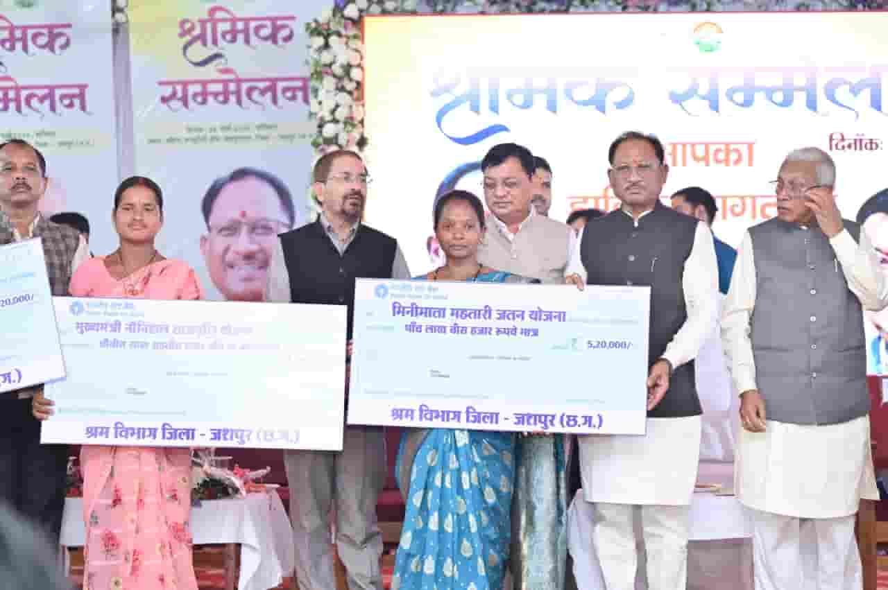 हर हाथ को काम और हर श्रमिक को सम्मान देने के लिए सरकार प्रतिबद्ध: विष्णु देव सांय