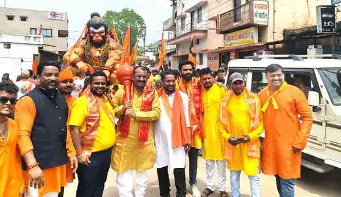 कुम्हारी में निकली भव्य शोभायात्रा, जय श्रीराम के जयघोष से गूंजा शहर