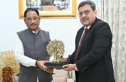 IOCL के मुख्य महाप्रबंधक ने मुख्यमंत्री विष्णु देव साय से मुलाकात की