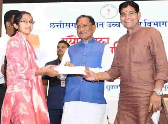 430 युवाओं को शासकीय सेवा का अवसर, नियुक्ति पत्र वितरित