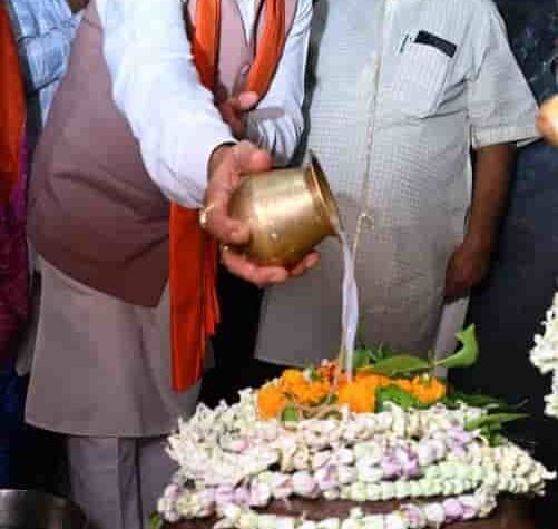 मुख्यमंत्री ने हाटकेश्वर महादेव मंदिर में पूजा-अर्चना की