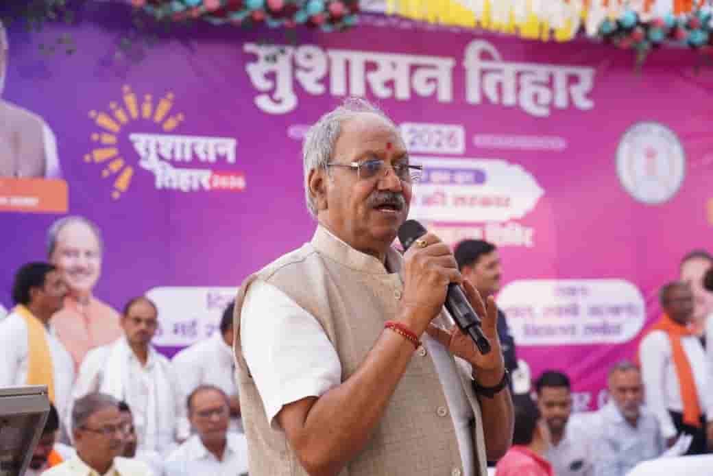 समोदा में सांसद बृजमोहन का सख्त अंदाज़! लापरवाही पर अधिकारियों को लगाई फटकार