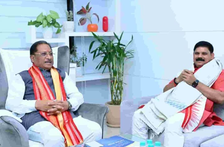मुख्यमंत्री विष्णुदेव साय से केंद्रीय कोयला एवं खान राज्य मंत्री सतीश चंद्र दुबे ने की सौजन्य मुलाकात