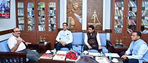 भारत सरकार के भूमि संसाधन सचिव ने मुख्य सचिव से सौजन्य भेंट की