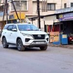 राजस्व मंत्री टंक राम वर्मा ने पायलट-फॉलो वाहनों का काफिला छोड़ा