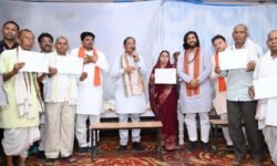 स्वामित्व से मिला अधिकार, बिहान से बढ़ी आत्मनिर्भरता: कोसरंगी चौपाल में दिखी ग्रामीण विकास की नई तस्वीर