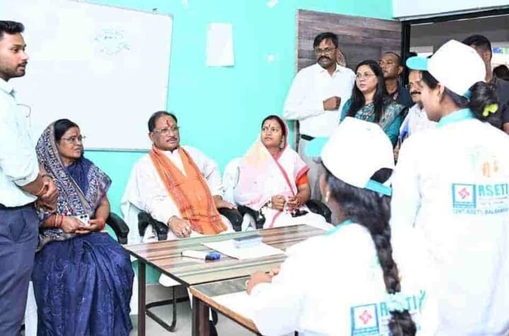 मुख्यमंत्री ने RSETI में ग्रामीण सशक्तिकरण मॉडल का निरीक्षण किया