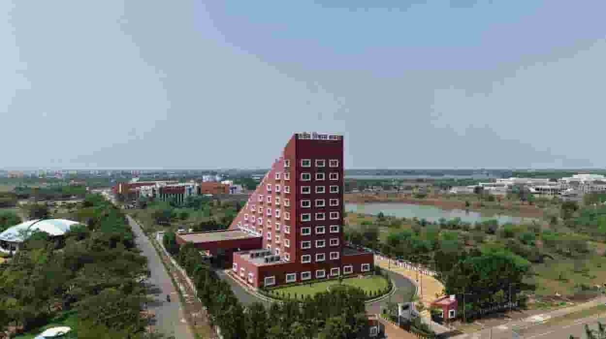नवा रायपुर बन रहा भविष्य का स्मार्ट हब, विकास और निवेश को मिल रही नई उड़ान