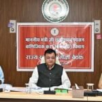 आबकारी मंत्री देवांगन ने अवैध मदिरा परिवहन और बिक्री रोकने के निर्देश दिए