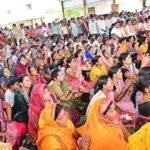 मुख्यमंत्री ने जनचौपाल में जनता की समस्याएं सुनकर विकास कार्यों की सौगात दी
