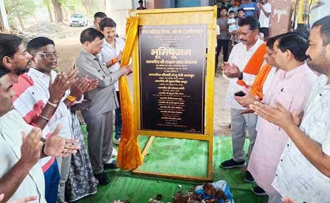 उद्योग मंत्री ने 40 लाख रुपए के सड़क डामरीकरण कार्य का शुभारंभ किया