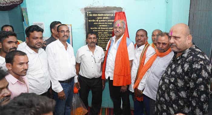 विशेष जनसंपर्क अभियान के तहत सांसद बृजमोहन अग्रवाल ने सिमगा क्षेत्र में विकास कार्यों का लोकार्पण किया