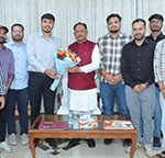 मुख्यमंत्री विष्णुदेव साय ने यूपीएससी प्रारंभिक परीक्षा में सफल ट्राइबल यूथ हॉस्टल के विद्यार्थियों से मुलाकात की