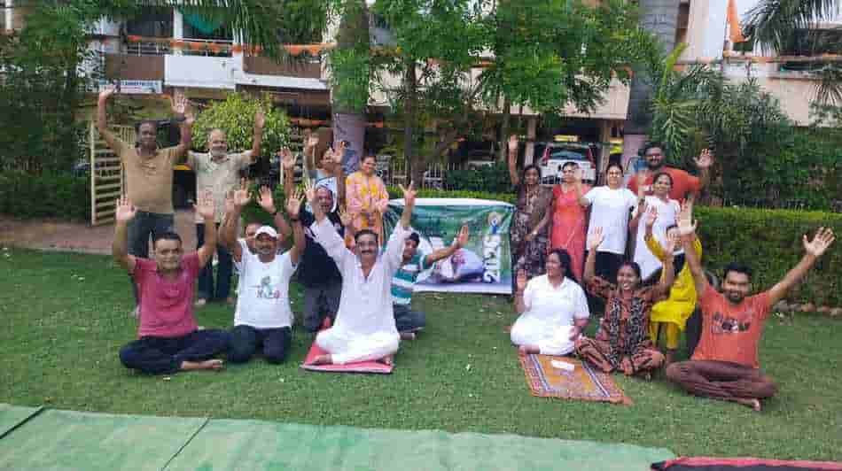 योग के साथ स्वास्थ्य का उत्सव, श्रीराम हाइट सोसाइटी में उत्साहपूर्वक मनाया गया योग दिवस
