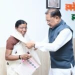 मुख्यमंत्री विष्णु देव साय से पद्मश्री डॉ. बुधरी ताती ने सौजन्य मुलाकात की