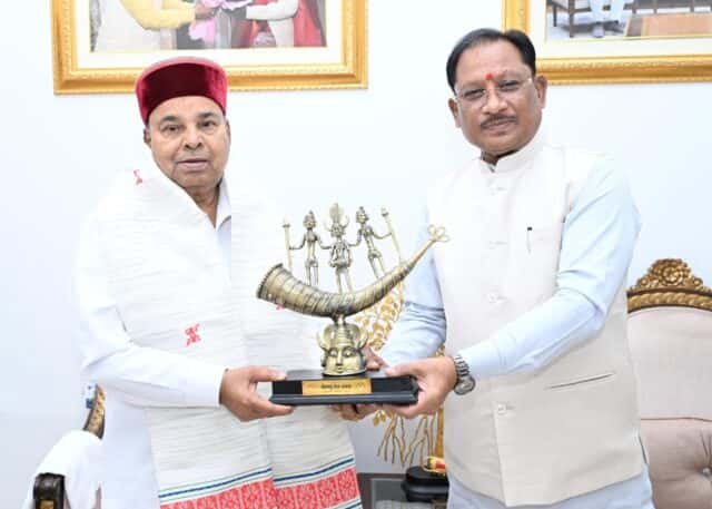 मुख्यमंत्री विष्णुदेव साय और कर्नाटक के राज्यपाल थावरचंद गहलोत की सौजन्य मुलाकात