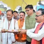 मुख्यमंत्री साय ने भिखमपुरा स्थित पंचमुखी सिद्ध हनुमान मंदिर में पूजा-अर्चना की