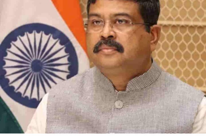 छात्रों के आंदोलन से हिली सरकार? धर्मेंद्र प्रधान के इस्तीफे से मचा सियासी तूफान