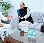 मुख्यमंत्री विष्णु देव साय से झारखंड के वित्त मंत्री राधाकृष्ण किशोर ने की सौजन्य भेंट