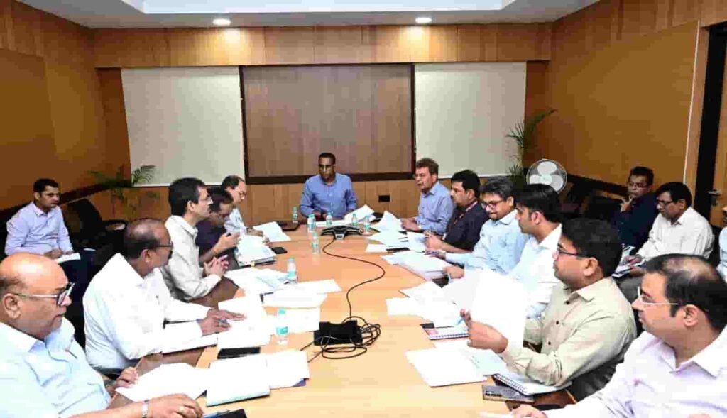 लोक निर्माण विभाग के सचिव ने रेलवे ओवरब्रिज एवं रेलवे अंडरब्रिज कार्यों की समीक्षा की