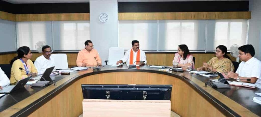 छत्तीसगढ़ में AI तकनीक से होगा पीएमजीएसवाई सड़कों का निरीक्षण: उप मुख्यमंत्री विजय शर्मा का बड़ा फैसला
