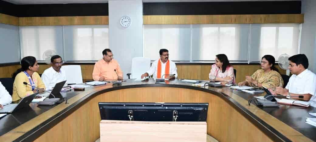 छत्तीसगढ़ में AI तकनीक से होगा पीएमजीएसवाई सड़कों का निरीक्षण: उप मुख्यमंत्री विजय शर्मा का बड़ा फैसला
