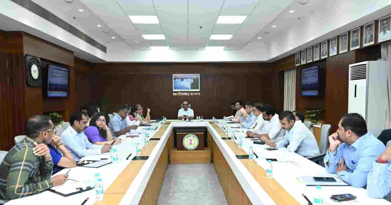 योजनाओं की रफ्तार पर मंथन, मुख्य सचिव विकासशील ने सचिवों के साथ तय की प्रभावी क्रियान्वयन की दिशा