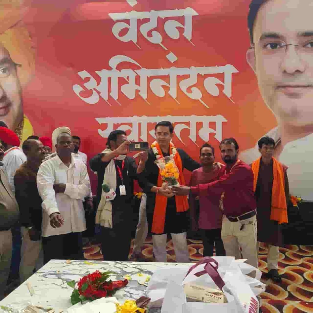 समाजसेवी एवं ट्रांसपोर्टर इंद्रजीत सिंह ‘छोटू भैया’ का जन्मदिन धूमधाम से मनाया गया