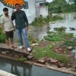 पहली बारिश में नगरवासियों की समस्याओं के बीच पहुंचे नपा अध्यक्ष ईश्वर सिंह ठाकुर, अधिकारियों को दिए तत्काल समाधान के निर्देश