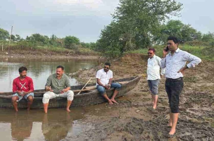 झेंझरी इंटक वेल का पाइप फटने से जलापूर्ति बाधित, नगर पालिका अध्यक्ष ने किया औचक निरीक्षण