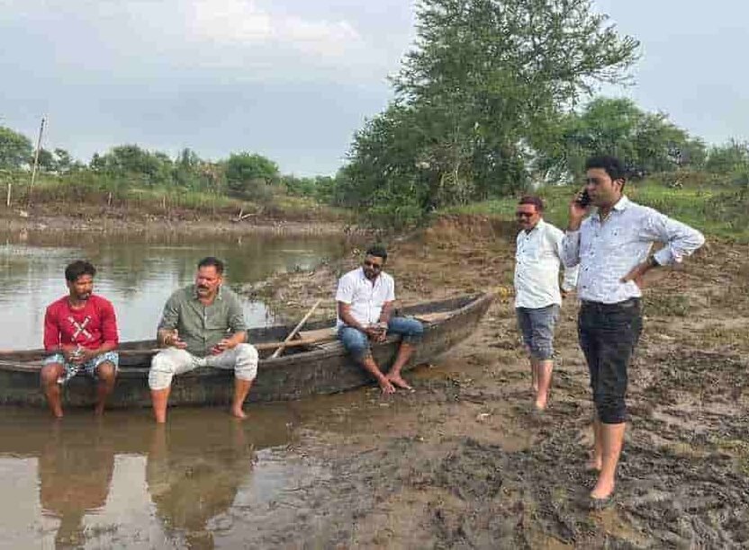झेंझरी इंटक वेल का पाइप फटने से जलापूर्ति बाधित, नगर पालिका अध्यक्ष ने किया औचक निरीक्षण