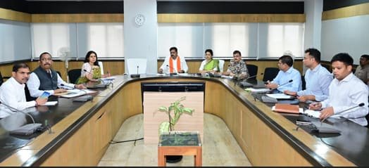 नक्सल प्रभावित क्षेत्रों में विकास को मिलेगी नई रफ्तार, उप मुख्यमंत्री विजय शर्मा ने दिए अहम निर्देश