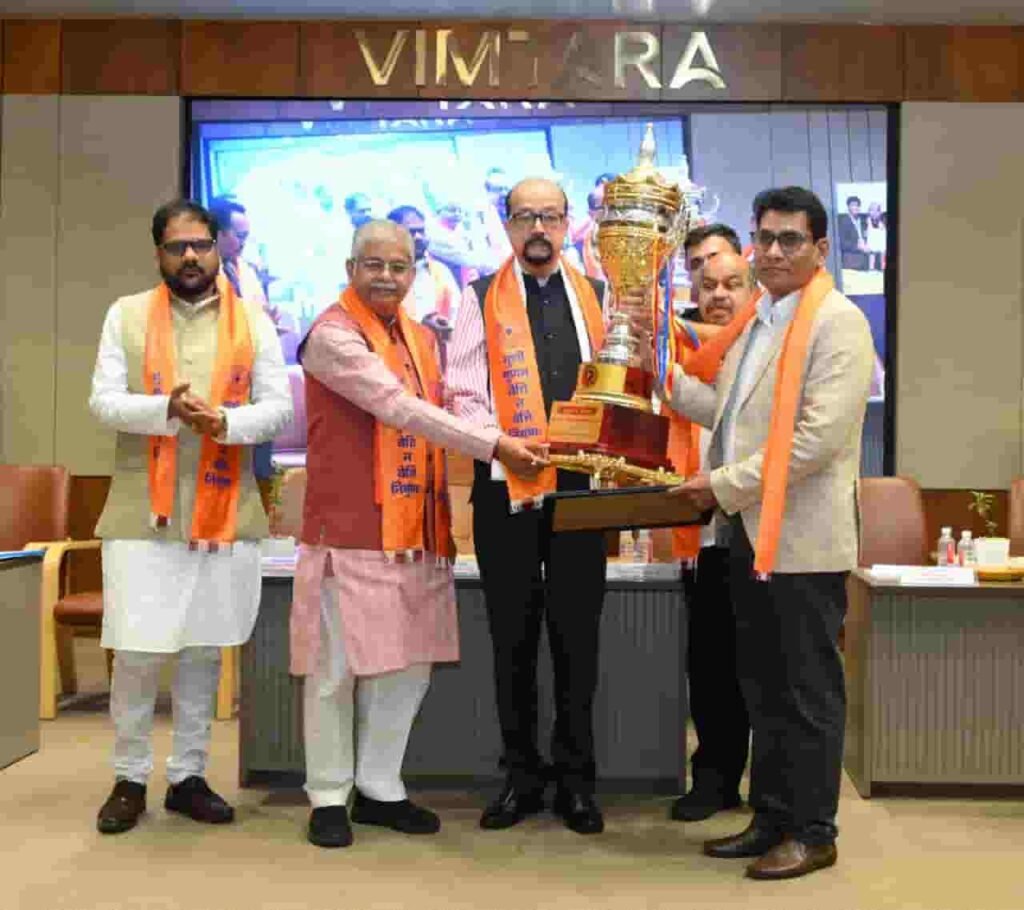 पीएसवाय राष्ट्रीय उत्कृष्टता सम्मान समारोह में मेधावी विद्यार्थियों का सम्मान