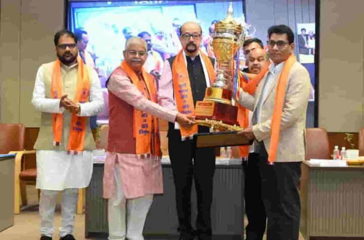 पीएसवाय राष्ट्रीय उत्कृष्टता सम्मान समारोह में मेधावी विद्यार्थियों का सम्मान