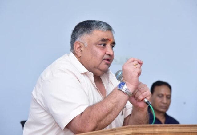 आज लगाया एक पौधा, कल मिलेगा सुरक्षित भविष्य—हरियाली का संकल्प दोहराया राजेश अग्रवाल ने