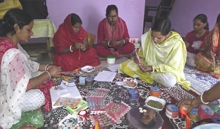 राखी का रिश्ता, भरोसे का साथ—विष्णु भैया संग विकास की बात