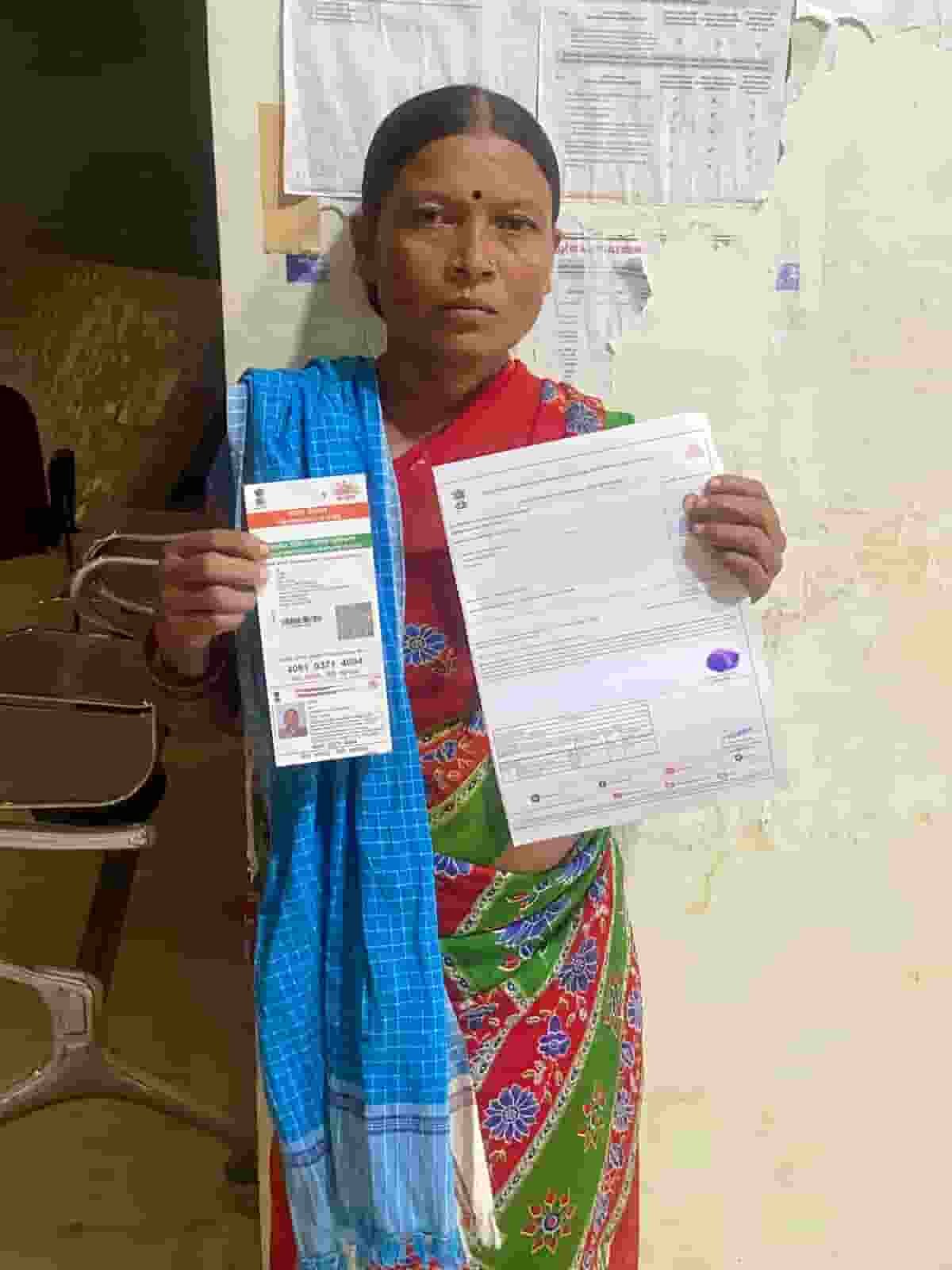 पहचान से जुड़ी सेवाओं का आसान सहारा, ग्रामीणों के लिए भरोसे का आधार बना आधार सेवा केंद्र