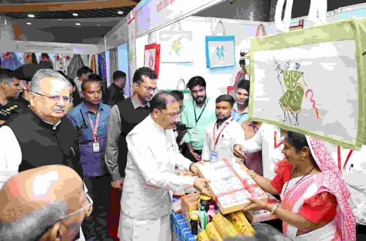 करघे से दुनिया तक—’कोशल फैब’ के साथ छत्तीसगढ़ का कोसा अब बनेगा वैश्विक पहचान