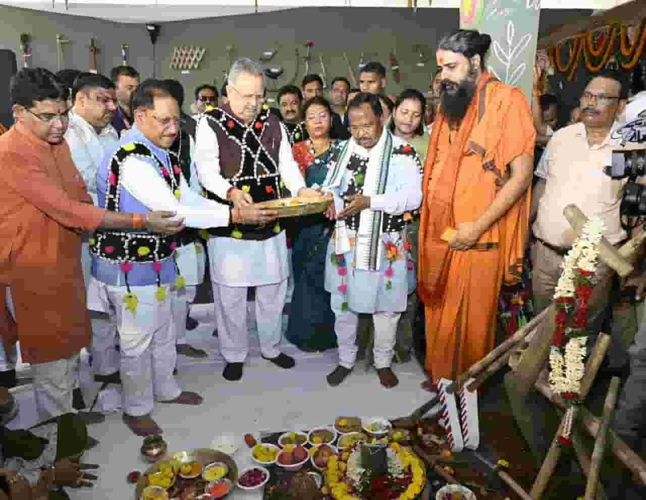 हरेली तिहार पर मुख्यमंत्री निवास में दिखी छत्तीसगढ़ की लोक संस्कृति