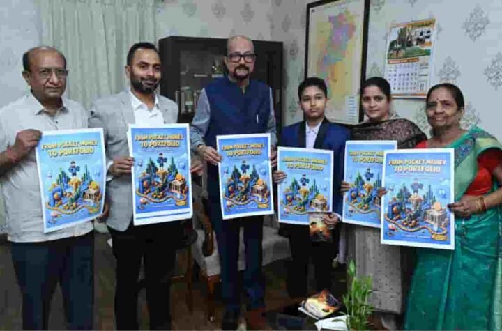 राज्यपाल डेका ने 12 वर्षीय दिव्यांश की पुस्तक ‘थॉट्स अबाउट गॉड’ का विमोचन किया
