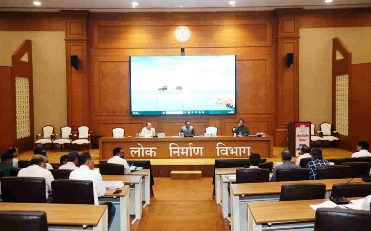 बस्तर में सड़क और पुल-पुलियों के कार्य दिसंबर तक पूर्ण करने के निर्देश