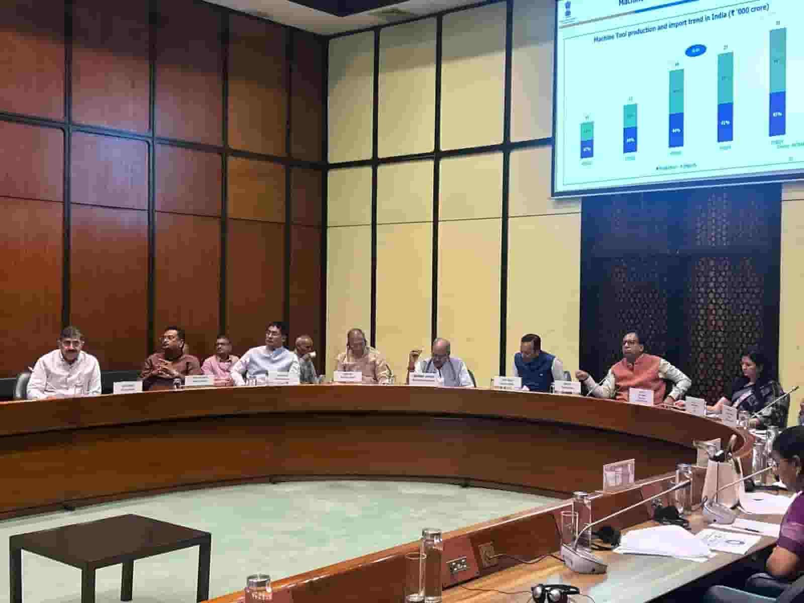 बृजमोहन अग्रवाल ने छत्तीसगढ़ में नए स्किल सेंटर खोलने की मांग की