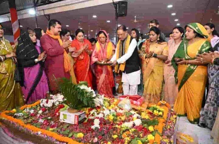 श्रावण मास में शिवभक्ति में लीन हुए मुख्यमंत्री साय, निवास में किया रुद्राभिषेक