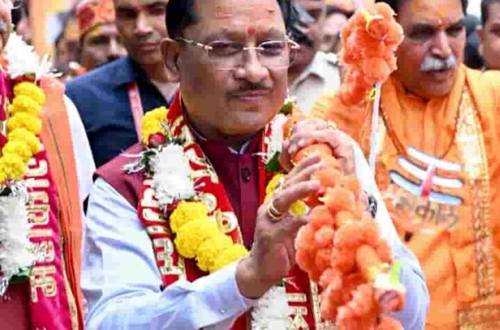 मुख्यमंत्री विष्णु देव साय ने रुद्राभिषेक कर प्रदेशवासियों की सुख-समृद्धि की कामना की