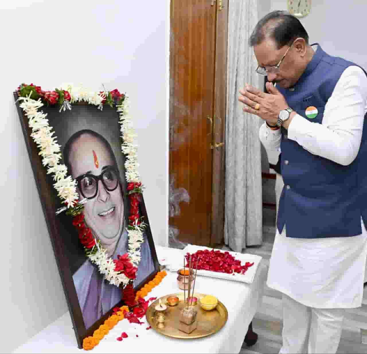 मुख्यमंत्री साय ने कुशाभाऊ ठाकरे की जयंती पर किया नमन