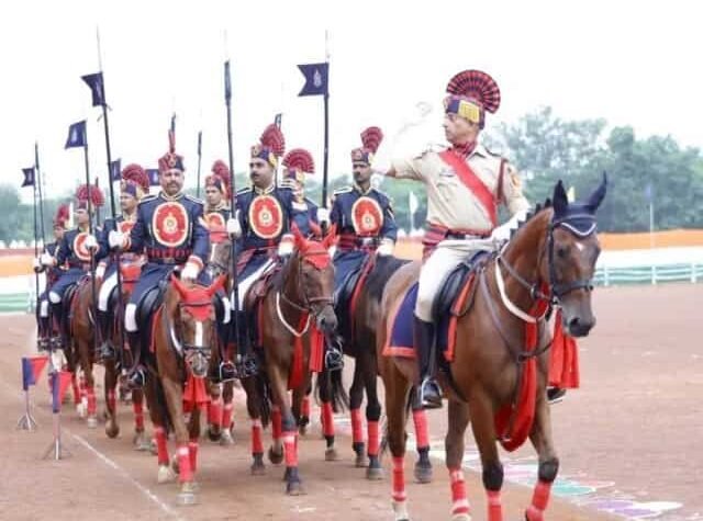घुड़सवारों, महिला पाइप बैंड और श्वान दल के प्रदर्शन से सजा स्वतंत्रता दिवस समारोह