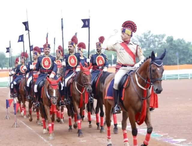 घुड़सवारों, महिला पाइप बैंड और श्वान दल के प्रदर्शन से सजा स्वतंत्रता दिवस समारोह
