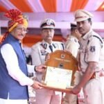 मुख्यमंत्री साय ने उत्कृष्ट सेवा के लिए पुलिस एवं नगर सेना के अधिकारी-कर्मचारियों को सम्मानित किया