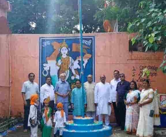 सरस्वती विहार स्कूल में स्वतंत्रता दिवस गरिमा और देशभक्ति के साथ मनाया गया