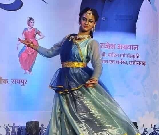 मुक्ताकाशी मंच पर घुमड़ते बादलों के बीच साकार हुआ ‘पावस प्रसंग’